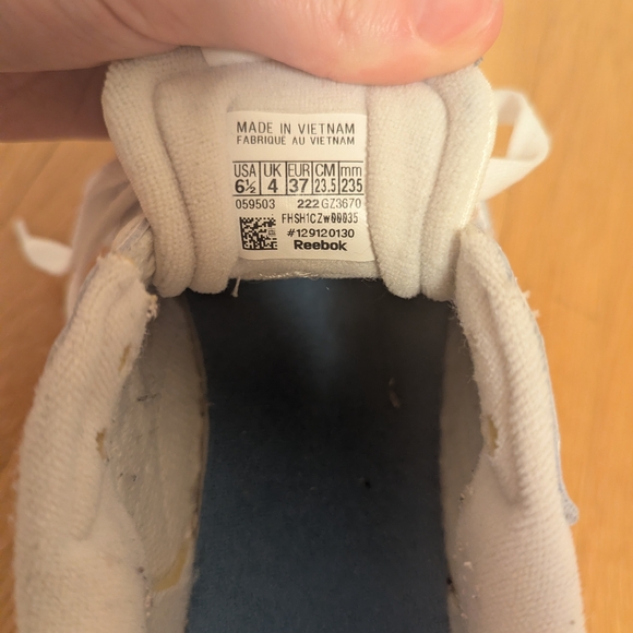 Reebok Classic White and Pink Sneakers - Picture 12 of 12